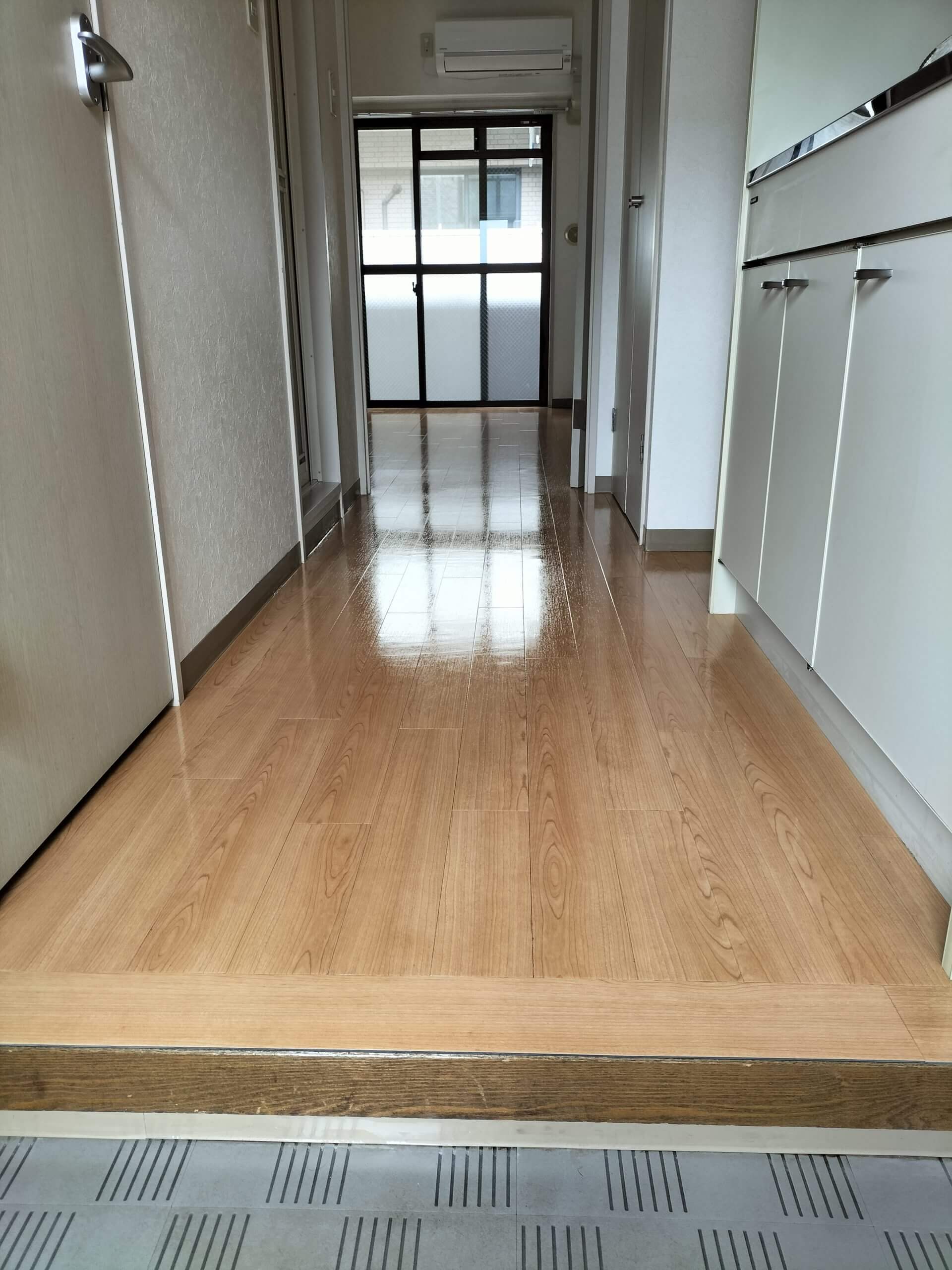 初めてのフローリングワックス塗布