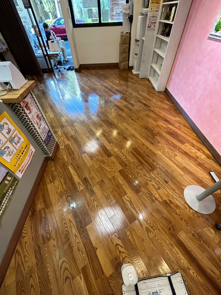 調剤薬局・業務用エアコン&床洗浄wax7