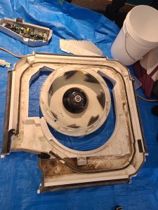 パーソナルジムオープン 業務用天吊りエアコンクリーニング3