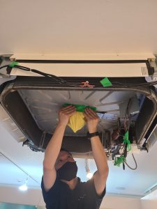 パーソナルジムオープン 業務用天吊りエアコンクリーニング4