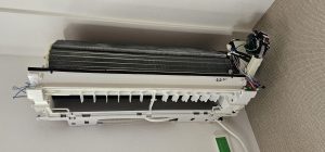 パナソニックエアコンのXシリーズ_分解状態